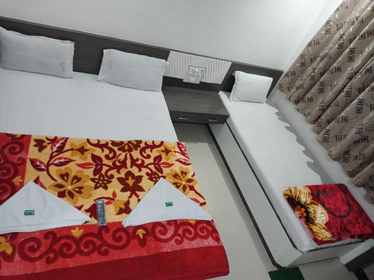 Hotel Shri Sai Darshan Shirdi Esterno foto